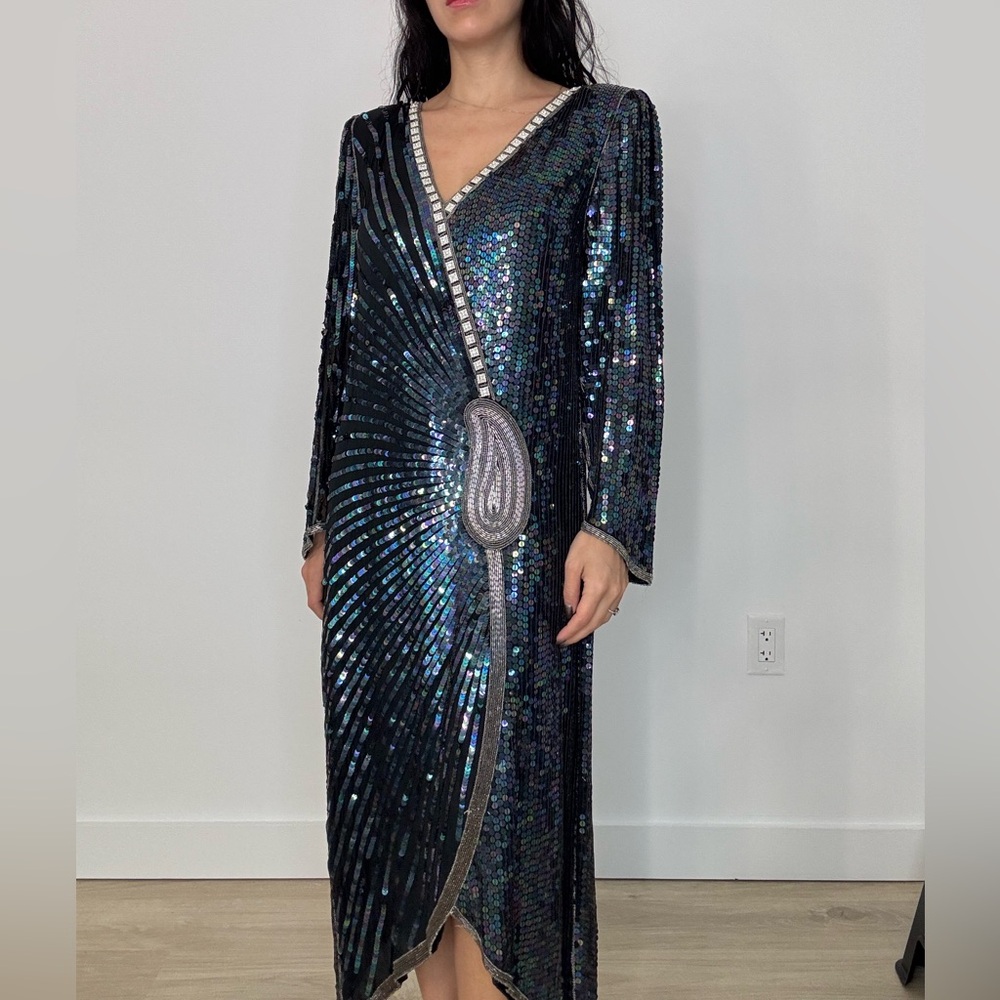 Beautiful blue long sleeves sequins dress